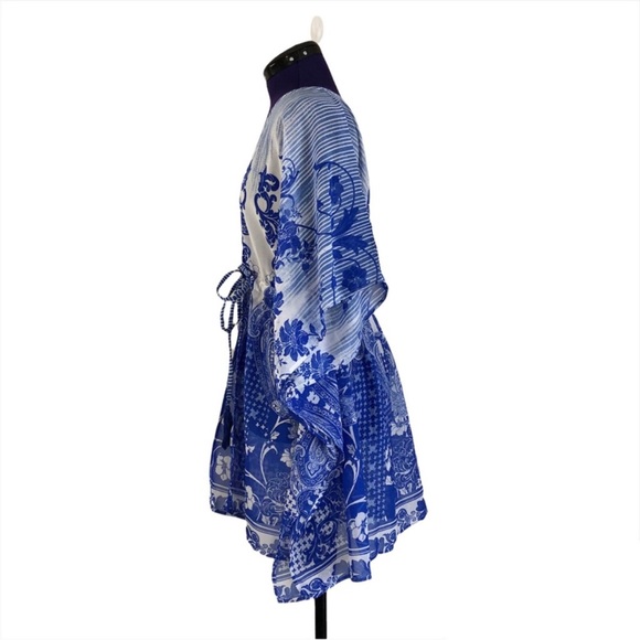 Blue White Sheer Floral Patterned Top - Picture 4 of 16